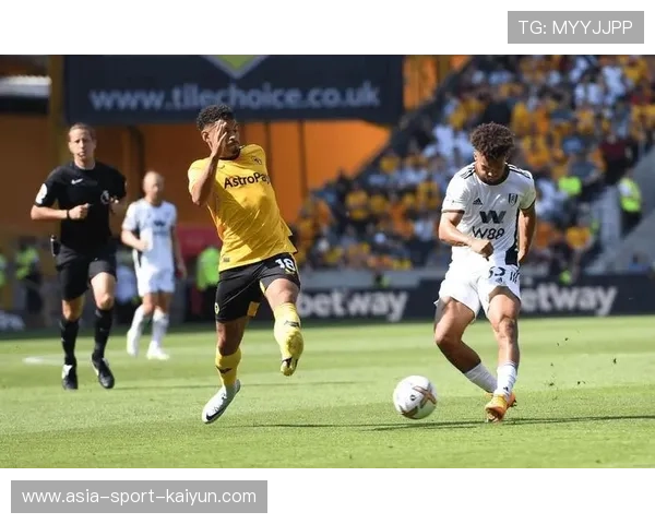 英超俱乐部商业收入增长显著，比赛日与零售表现强劲